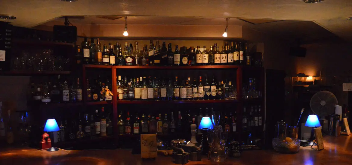 The Bar CASABLANCA 店内カウンター